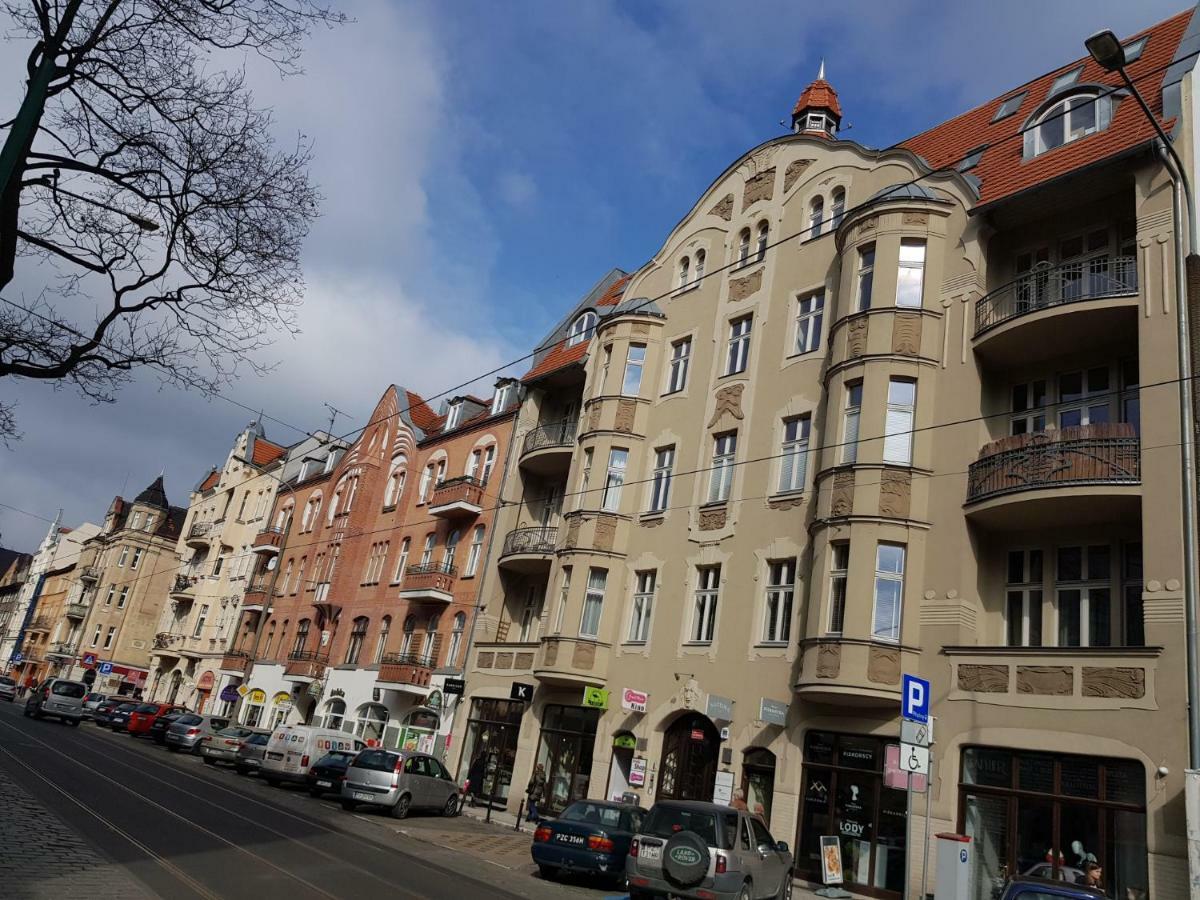 Movie Apartment Jezyce Познань Экстерьер фото